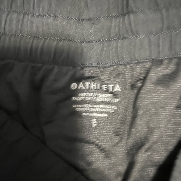Athleta hustle shorts size small - Picture 3 of 3